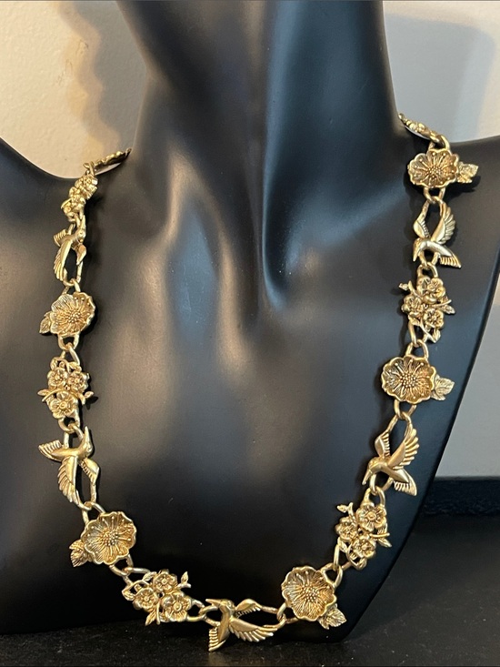 Jewelry - Vintage Hummingbird & Floral Accent Gold-Tone Statement Necklace